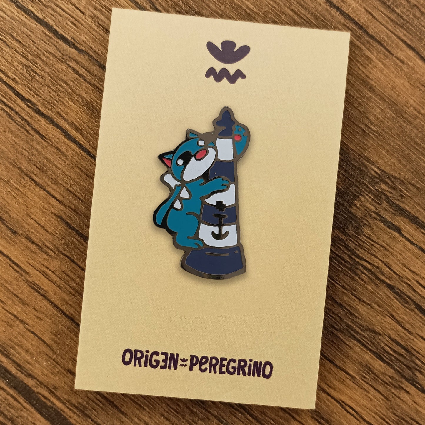 Pin Gatito en faro